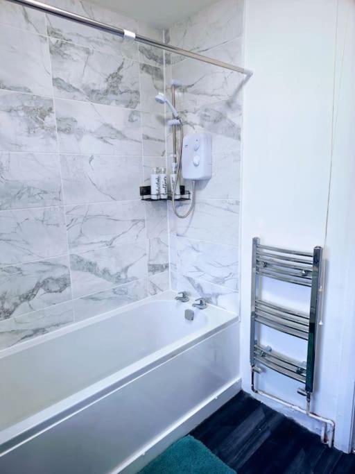 Holiday home Swankyhome4groups/contractors/m6 Birmingham